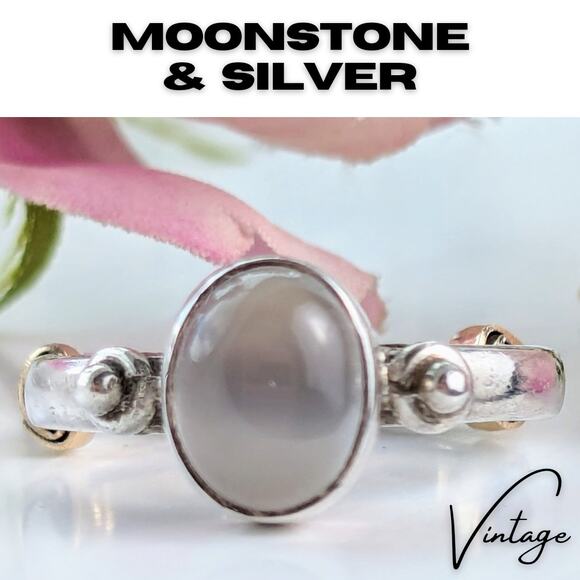 Moonstone & Sterling Silver Oval Ring-Delicate Feminine Pretty Size 6.25 Vintage - Picture 1 of 8